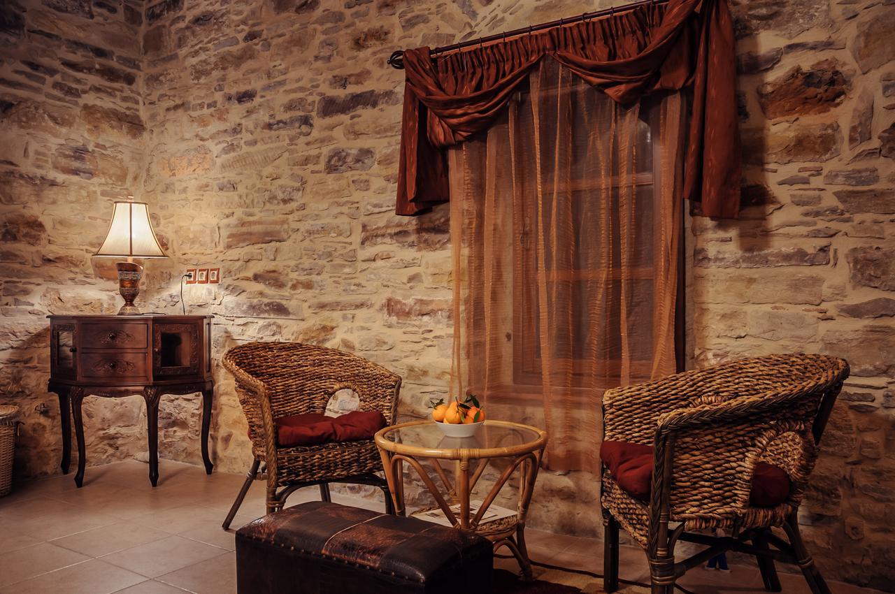 Mouzaliko Guesthouse Mansion Kampochora  Eksteriør billede